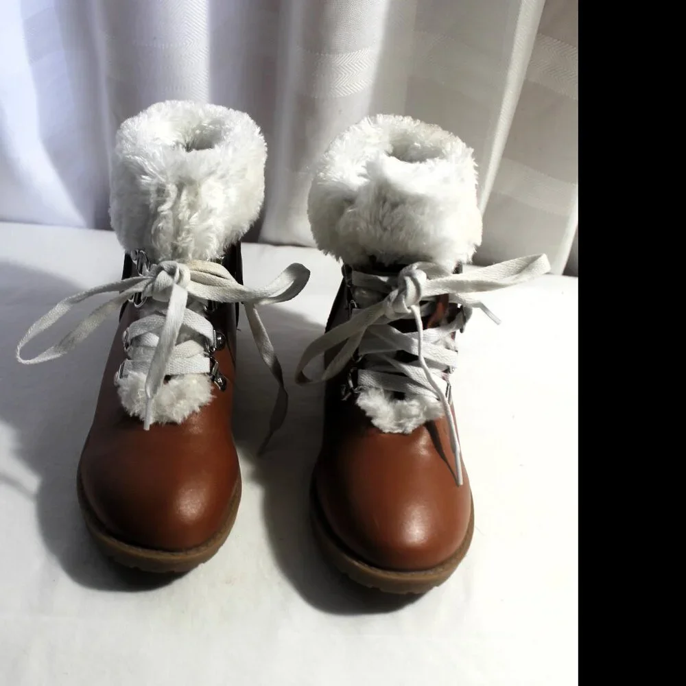 2/$10 Girls Link Booties Size 1 NWT